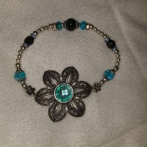 HandmadeTurquoise/Silver Flower Stretch Bracelet